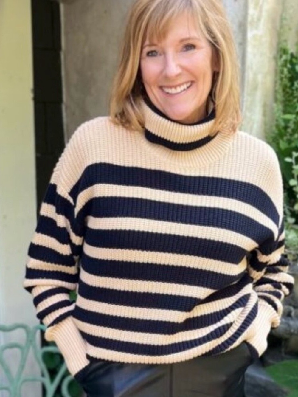 Cabi 4477 Polo
Turtleneck Sweater
Medium EUC